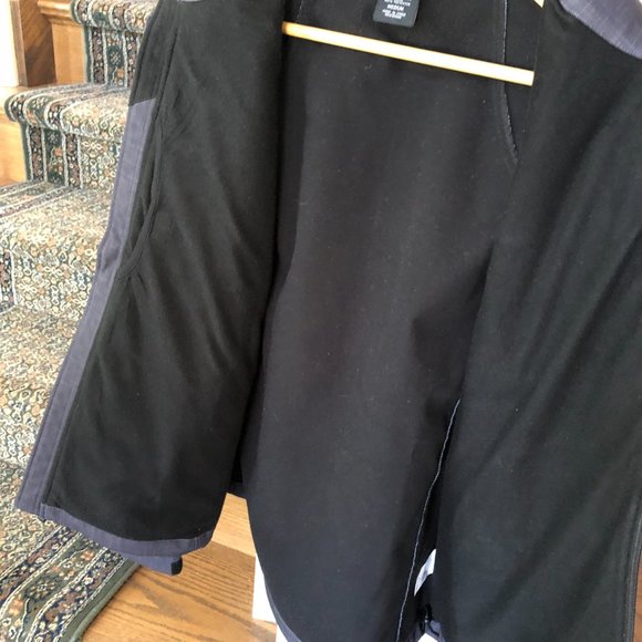 SALE 2 for $26 / 3 for $33 - Men's Grey Jacket / Coat, Size Medium - Like New - Picture 4 of 6